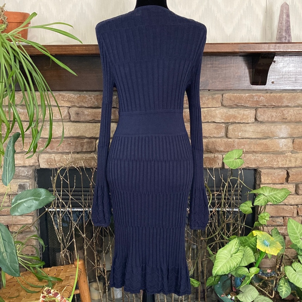 Elegant Navy Blue Knit Dress - Picture 4 of 9